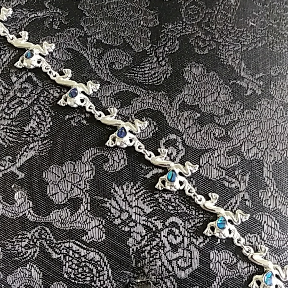 Silver frog bracelet